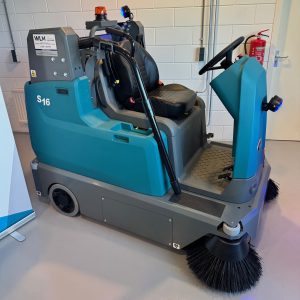 Tennant S16 | Grote opzit-veegmachine - Afbeelding 2