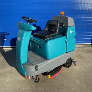 Tennant T7+ | Klein opzit-schrobmachine - Afbeelding 1